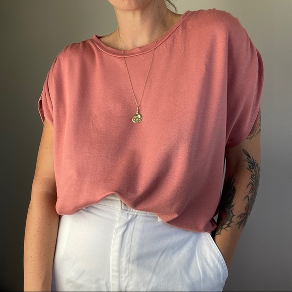 Laila Jayde Tops - 4 for $20 | LAILA JAYDE Ruched Top Soft!